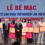 Sân khấu thử nghiệm: NHIỀU PHÉP THỬ ĐỂ TIẾP CẬN ĐƯƠNG ĐẠI Sân khấu thử nghiệm: NHIỀU PHÉP THỬ ĐỂ TIẾP CẬN ĐƯƠNG ĐẠI